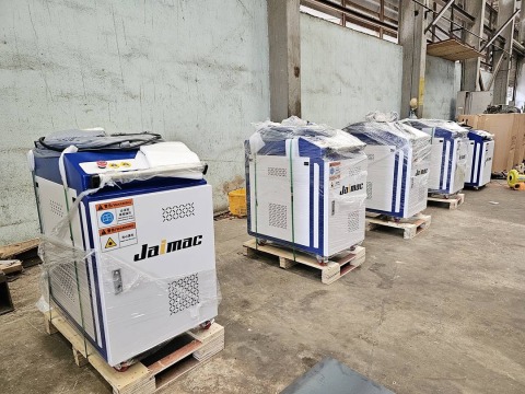 เครื่องเชื่อมเลเซอร์