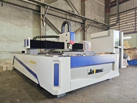 เครื่องตัดไฟเบอร์เลเซอร์